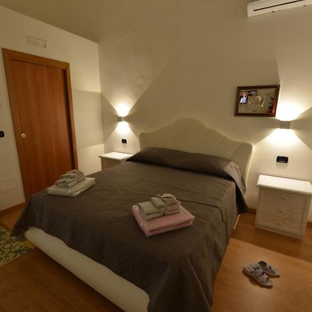 Bed and Breakfast L'Antico Palazzo Каноса-ди-Пулья Экстерьер фото